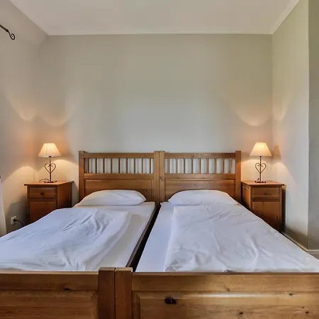 Lenas Hues بيت للعطل